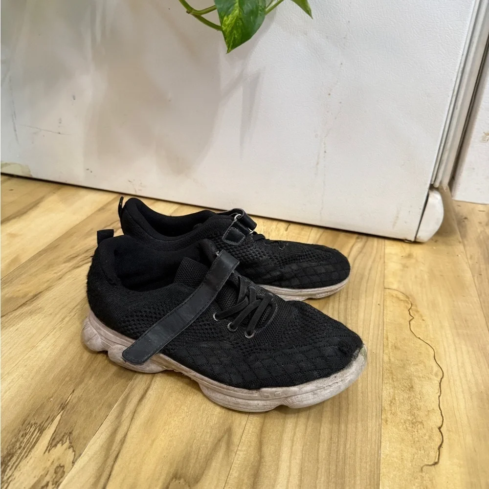 Black Knit Sneakers youth 4-4.5